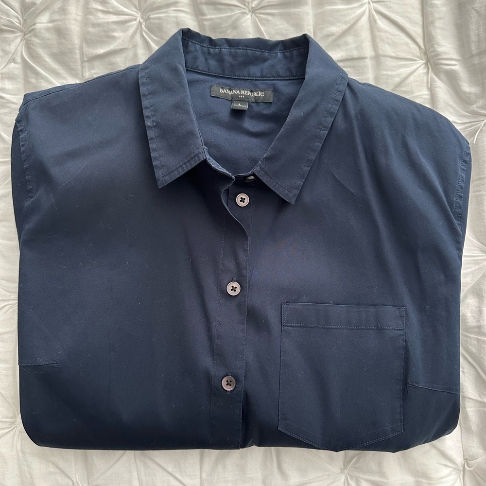 Banana Republic Classic Navy Button Down with Pocket - Picture 2 of 5